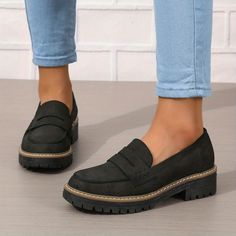 Fall Fashion Shoes, Chunky Loafers, Orthopedic Shoes, Estilo Preppy, Suede Loafers, Fall Shoes, Womens Clothing Sizes, Penny Loafers, Shoe Style