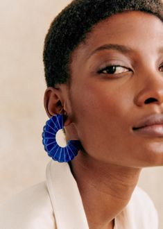 Acetate earrings ;The marbling of this jewel makes it unique: there may be variations in color from one piece to another;Weight of an earring: 7.5 grams / 0.24 oz;Height : 5,5 cm / 1.96 in Singapore Outfit, Navy Blue Earrings, Fashion Accessories Photography, Denim Sweatshirt, Earrings Aesthetic, Bright Florals, Vintage Inspired Jewelry, Bold Stripes, Colorful Earrings