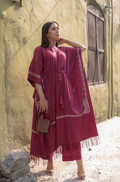 Kaaftaan Kurta, Kaaftaan Designs Pakistani, Stylish Kaftan Dresses, Party Wear Kaftan Dress, Kaftan Suit, Kaftan Ideas, Kaftan Designs, Frock Fashion, Beautiful Casual Dresses