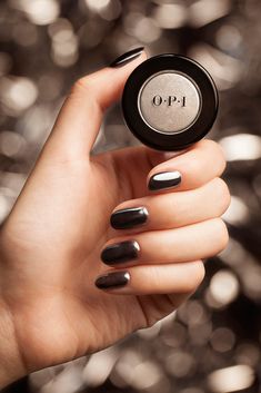 Dark nails with a metallic sheen. "Black Onyx" with a top coat of "Tin Can Man" from OPI Chrome Effects. Tin Can Man, Prom Fashion, Nails Chrome, Nails 2018, Best Nails, Mirror Nails, Nail Shimmer, Super Nails