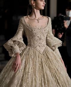 Medieval Wedding Dress, Royal Wedding Gowns, Queen Dresses, Fantasy Dresses, Royal Dresses, Dream Wedding Ideas Dresses, Queen Dress, Fantasy Gowns