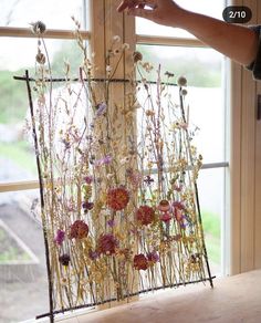 Chicken Wire Floral Installation, Flower Bouquet Photography, Funky Apartment, Dried Flower Crafts, Dried Flowers Crafts, Dried Flower Art, Beginners Garden, Shepherd Huts, Greenery Flowers