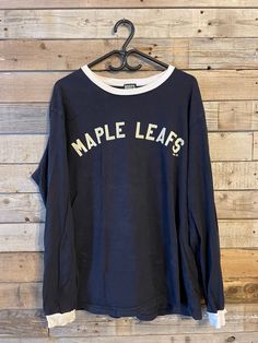 Large Roots Canada Clothing, Vintage Shirt For Fall Streetwear, Retro Long Sleeve Tops With Letter Print, Retro Streetwear Shirt For Fall, Casual Relaxed Fit Top With Vintage Print, Casual Tops With Vintage Print And Relaxed Fit, Fall Cotton T-shirt With Vintage Print, Casual Fall T-shirt With Vintage Print, Casual Vintage Print T-shirt For Fall