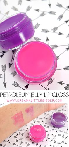 Make bright, vibrant petroleum jelly lip gloss at home that gives your lips the perfect amount of tint! Petroleum Jelly Lip Balm, Jelly Gloss, Jelly Lip Gloss, Lipstick Colour