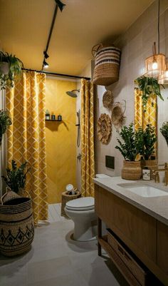 Cute Bathroom Decor Ideas Color Schemes, Boho Washroom Decor, Yellow Bathroom Aesthetic, Boho Washroom, Yellow Boho Bathroom, Mustard Yellow Bathroom, Vintage Yellow Bathroom, Vibe Bathroom