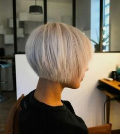 Haare Stacked Bob Hairstyles, Fringe Hairstyles, Trendy Haircuts, Short Pixie Haircuts