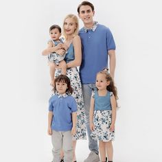 Family wear is trending right now. Choose for your Family meaningful uniforms. With a youthful and fashionable design, dresses for mothers and girls, shirts for fathers and boys. Specifications: Combination of elastic and chiffon Simple textures Suitable for vacation, family fun Package includes: 1 x Outfit Size chart (cm) (1cm = 0.394 inches) Family Matching Cotton Sets With Short Sleeves, Cotton Matching Outfits For Summer, Summer Matching Cotton Outfit Sets, Summer Cotton Matching Outfits Sets, Matching Cotton Sets With Short Sleeves, Cotton Tops Matching Set For Playtime, Matching Short Sleeve Sets For Spring, Family Matching Sets For Summer, Blue Cotton Family Matching Sets