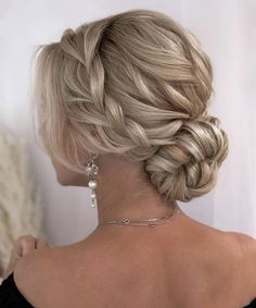 Prom Hair Up, Bridesmaid Hair Inspo, Cute Prom Hairstyles, Pageant Hair, Simple Prom Hair, Guest Hair, Bridesmaid Hair Makeup, Ball Hairstyles