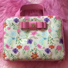 Gorgeous Floral Botanical Print Zip Case. Extremely Versatile Use. 2 Inner Clear Zip Compartments. 12” Length 10” Height 4” Width Brand New Without Tags. Never Used. Impeccably Clean Condition. Questions? Please Comment Below Cute Pink Travel Satchel, Pink Bags With Zipper Closure For Gifts, Pink Bag With Zipper Closure For Gift, Pink Bag With Zipper Closure As Gift, Pink Rectangular Cosmetic Bag For Daily Use, Cute Pink Shoulder Bag With Zipper Pouch, Rectangular Pink Cosmetic Bag For Daily Use, Feminine Pink Satchel For Daily Use, Pink Tote-shaped Cosmetic Bag For A Gift