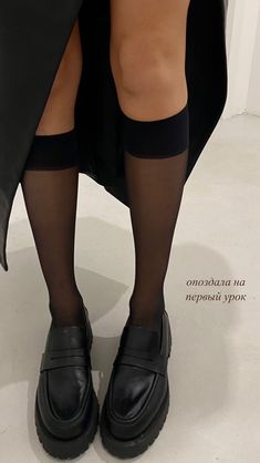 Aesthetic Blackpink, School Looks, Calf Socks, 영감을 주는 캐릭터, Outfit Inspo Fall, School Fashion, Looks Style