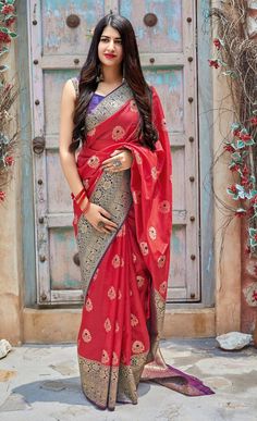 Indian Sarees Online, Banarasi Silk Saree, Art Silk Sarees, Contrast Blouse, Silk Sarees Online, Soft Silk Sarees, Traditional Sarees, Uttar Pradesh, Party Wear Sarees