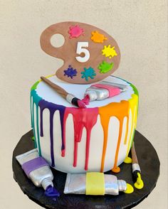 Paint Birthday Cake Ideas, Art Bday Cake, Pottery Birthday Party Ideas, Painting Themed Party, Kids Art Party Theme, 3rd Birthday Paint Party, Painting Party Cake Ideas, Painting Birthday Cake Ideas, Arts And Crafts Cake Ideas