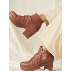 New Free People Suri Clog Boots Tan Leather Cut-Out Ankle Platform Sz 41 / 11 New With Box Style Type - Ankle Boots Collection - Free People Closure - Buckle Strap Material - Leather/Manmade Fabric Type - Leather Casual Platform Ankle Boots With Stacked Heel, Casual Ankle Platform Boots With Stacked Heel, Casual Leather Platform Boots With Stacked Heel, Fall Lug Sole Round Toe Heels, Fall Heels With Lug Sole And Round Toe, Trendy Clogs With Lug Sole And Round Toe, Casual Platform Boots With Almond Toe, Casual Leather Platform Boots With Block Heel, Casual Almond Toe Platform Boots Medium Width