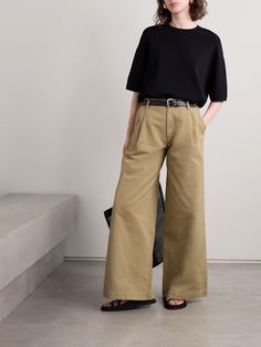 AGOLDE's 'Daryl' pants are designed to sit low on the waist and have an effortless wide-leg shape. Cut from cotton-twill, they're pleated at the front and come in a versatile 'Basket' shade. Wear yours with a simple T-shirt. 2024 Wishlist, Simple T Shirt, Fall 2024, Breakfast Ideas, Sport Pants, Jeans Dress, Denim Dress, Cotton Twill, Leg Pants