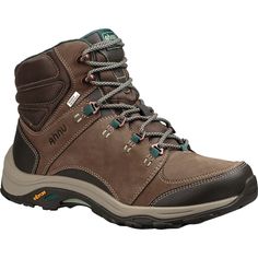 Rock Climbing Outfit, Comfortable Hiking Boots, Climbing Outfit Woman, Climbing Outfits, Lightweight Hiking Boots, Hiking Outfit Spring, Hiking Boots Women, Hiking Boot, Hiking Gear