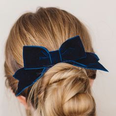 This navy blue velvet ribbon bow hair clip is perfect for little ladies and big girls alike! Handmade using luxurious 36mm wide ribbon, these are fabulous classic hair bows for everyday or for a special occasion. This flat velvet bow is an elegant hair accessory, yet are suitably playful for younger wearers. Is your style vintage inspired? More contemporary? Or do you simply just like pretty accessories? This navy blue velvet ribbon bow hair clip ticks all the boxes and would make a fantastic st Velvet Ribbon Bow, Blue Velvet Ribbon, Velvet Hair Bow, Navy Blue Velvet, Bow Hair Clip, Velvet Hair, Rose Hair, Ribbon Hair Bows, Ribbon Hair