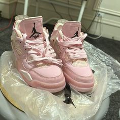 Jordan 4 Off White, Pink Jordans, Pretty Sneakers, Dr Shoes, Trendy Shoes Sneakers, Preppy Shoes, Pretty Shoes Sneakers, Jordan Shoes Retro, All Nike Shoes