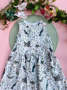 This Girls Dresses item by MothersBotanicals has 6 favorites from Etsy shoppers. Ships from Round Rock, TX. Listed on Apr 24, 2023 Bird Outfit, Vegetable Dress, Forest Dress, Summer Marketing, Bird Dress, Fall Family Photos, Fall Family, Woodland Creatures, Imaginative Play