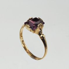 Vintage 1940s 10k gold purple square stone ring Classic Purple Square Cut Ring, Antique 14k Gold Purple Ring, Vintage 14k Gold Amethyst Promise Ring, Vintage Purple Solitaire Ring, Square Stone Ring, Purple Stone Ring, Purple Stone Rings, Purple Square, Square Stone