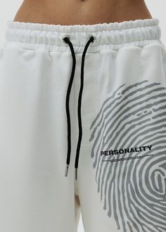 Shorts with an oversize fit. It features a stylish print in the PERSONALITY edition. Made with high quality materials. Material: 100% cotton three thread Short Leggings, Oversized Fits, Short Pants, Leggings, Sweatshirts Hoodie, Sweatshirts, Pants, T Shirt