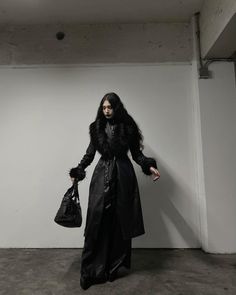 Romantic Goth Fashion, Winter Goth Outfits, Goth Outfits Casual, Fashion 2025, Alt Outfits, Ballet Core, Romantic Goth, Dark Style, Fall Fits