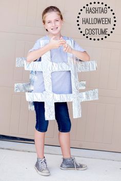 DIY Hashtag Halloween Costume Handmade Halloween Costumes, Teen Halloween, Halloween Costumes For Teens Girls, Clever Halloween Costumes, Games Diy, Masks Diy, Halloween Recipe, Costumes For Teens