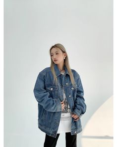 A denim jacket with a back logo accent.

A thick and windproof piece.

A one-piece item that can become the focal point of your outfit just by putting it on.

◾️Model
Height/Weight: 162cm(63.7in)/45kg(99.2lb)
Size：M





Cm
(inches)

Length
Chest
Shoulder
Sleeve Length


M
67(26.3)
118(46.4)
50(19.6)
58(22.8)


L
69(27.1)
122(48.0)
51(20.0)
59(23.2)


XL
71(27.9)
126(49.6)
52(20.4)
60(23.6)


2XL
73(28.7)
130(51.1)
53(20.8)
61(24.0) One Piece Top, Strike A Pose, Fur Jacket, Model Height, Shoulder Sleeve, Focal Point, Skirt Set, Hoodie Shirt, Denim Jacket