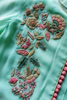 Pech Work Design, Persian Embroidery, Kimberly Hair, Embroidered Stitches, Chudi Neck Designs, Design Kurti, Embroidery Leaf, Collars Diy, Zardozi Embroidery