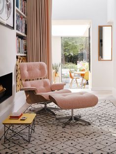 Eames Lounge Chair - Nubia Fabric by Vitra - Black Pigmented Walnut / Ivory Peach 07 Nubia Fabric Lounge Chair, Diy Ikea, Isamu Noguchi, Fabric Ottoman