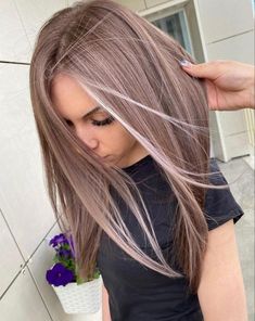 Piece Highlights, Ash Hair Color, Hair Color For Brunettes, Color For Brunettes, Gorgeous Hair Color, Smink Inspiration, Brown Hair Balayage, Blonde Hair Shades, Summer Hair Color For Brunettes