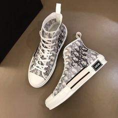 ��PRODUCT DETAILS��Includes Shipping bags, dustbag sleeper, care manual, booklet, tag. Tenis Dior, White High Tops, Top Sneakers Women, Gold Ounce, Women Men Shoes, Gucci Bags, Men Shoes Size, High Top, Pre Order