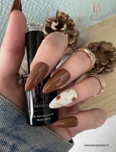 Cappuccino Nails Color, Nail Fashion Trends, Chic Nail Art, Fall Manicure, Quartz Nail, Acrylic Nail Art, Nail Paint, Nail Extensions