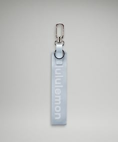 Keep your keys close at hand by clipping them to your favourite bag. | lululemon – Never Lost Keychain – Color White/Blue/Pastel Never Lost Keychain Lululemon, Black North Face Backpack, Lululemon Accessories, School Wishlist, Preppy Things, Blue Pastel