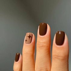 Fall Nails 2022 Color Trends, Nail 2022, Brown Nail Art, Pedi Ideas, Brown Nail, Brown Nails Design, Simple Fall Nails, Fall Nail Trends, Fall Gel Nails