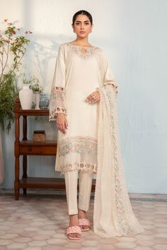 Classic Off White Embroidered Pakistani Salwar Kameez with Dupatta Bonanza Satrangi, Pakistani Designer Clothes, Pakistani Salwar, Raw Silk Fabric, Pakistani Salwar Kameez, Eid Dresses, Pakistani Designers, Suit Fabric, Shalwar Kameez