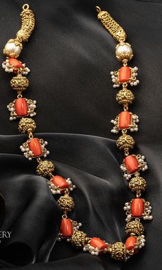 Chempa Swaralu Designs Latest, Coral Necklace Indian Gold, Saree Tassels Designs Latest, Coral Jewelry Indian Gold, Coral Bangles, Coral Jewelry Set, Temple Jewellery Earrings, Gold Jewelry Outfits, Fancy Jewelry Necklace