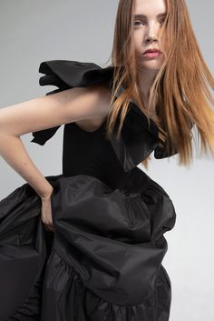 Description Black Top & skirt, Long dress Puffed, Short Sleeves Sweetheart neckline Taffeta Dry Clean Made in Spain SKU 22-45 Taffeta Top, Marchesa Couture, Minimal Dresses, Mermaid Top, Voluminous Skirt, Black Fr, Taffeta Skirt, Ankle Length Skirt, Midi Dress Style