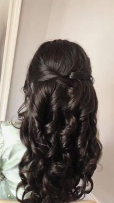 Balcony Decorating Ideas, Teenage Birthday, Winter Ball, Curls For Long Hair, Hoco Hairstyles, Hairstyles For Layered Hair