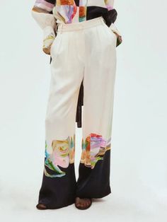 Introducing our Art Graffiti Positioning Print Loose Pocket Pants from LikeMyChoice®, turn any outfit into a sophisticated, luxurious ensemble.Beautifully cut with a wide leg, a comfortable waist, convenient side pockets, these pants are made from a comfortable fabric that is soft to the touch.Pair this piece with an Art Graffiti Floral Print Shirt and accessorize with your favorite jewelry or sandals for a more elevated daytime look that is perfect for both vacation and everyday wear.See More：@ Drape Maxi Dress, Corset Crop Top, Cocktail Attire, Swimming Outfit, Floral Print Shirt, Art Graffiti, Glitter Dress, Midi Dress Casual, Work Tops