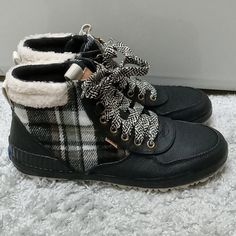 *Final Price* New Without Tag From A Pet And Smoke Free Home. Black Lace Up Boots, Keds Shoes, Keds, Lace Up Boots, Black Lace, Shoe Laces, Size 7, Lace Up, Black White