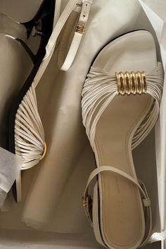 Runway Heels Aesthetic, Pretty Heels, Shoes Heels Classy, Cute Heels, Fancy Shoes, Shoe Inspo, Girly Shoes, Aesthetic Shoes, Girls Fashion Clothes