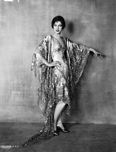 Teenaged American Actress Loretta Young Wearing A 1920s Metallic Lace Evening Dress, 1928 Style Année 20, Arte Pin Up, 1920s Women, Loretta Young, 1920 Fashion, Louise Brooks, 1920's Fashion, Look Retro, 20s Fashion