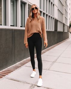 Outfits Leggins, Fabric Guide, Leggings Outfit Casual, Cute Outfits With Leggings, Look Legging, Outfit Combos, Black Leggings Outfit, Estilo Fitness, Lulu Leggings