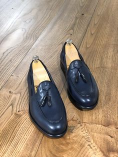 Product: Tasseled Leather Navy Blue Loafers Color code : Navy Blue Shoes material : Calf Leather Available Size : 39-40-41-42-43-44SHOES SİZE CHART : 39 - 40 - 41 - 42 - 43 - 44 - 45 / EU 6 - 7 - 8 - 9 - 10 - 11 - 12 / US 5 - 6 - 7 - 8 - 9 - 10 - 11 / UK Blue Loafers, Navy Blue Shoes, Leather Loafer Shoes, Loafers Online, Boot Straps, Shoe Tags, Tassel Loafers, Shoes Color, Monk Strap