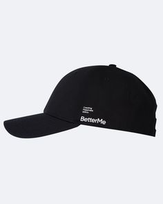 a black hat with the words beretme written on it's front side