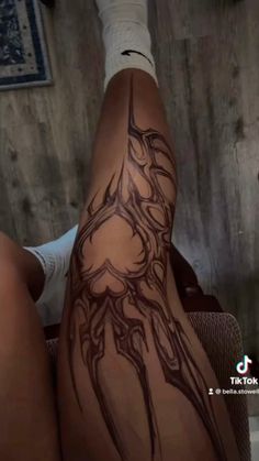 Wrapped Tattoo Leg, Gothic Knee Tattoos Women, Curvy Tattoo Design, 3 Inch Tattoos, Black And White Leg Tattoos, Octopus Tattoo Leg, Full Leg Sleeves For Females, Women Shin Tattoos, Front Body Tattoo