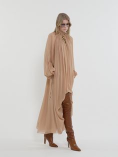 Chloé Mock Neck Gathered Long Dress In Silk Georgette | Chloé US Chloe Spring 2025, Chloe 2024 Fall, Chloe Ss25, Chloe Clothes, Chloe Runway, Chloe 2024, Chloe Fashion, Dress Outer, Chloe Clothing