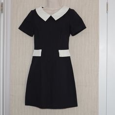 Gaala Paris Black White Colored Linen Cotton Short Sleeve Mini Dress Size:34 Shoulder 14,5" Bust 16" Waist 13,5" Hip 18" Length 32" Sleeve 7" 52% Linen, 48%Cotton Unlined Nwot Black Fitted Daywear Dress, Black Fitted Dress For Daywear, Black And White Dresses For Work, Black And White Mini Dress For Work, Fitted Black And White Mini Dress For Work, Chic Black And White Dresses For Work, Chic Black And White Short Sleeve Dress, Chic Black And White Workwear Dresses, Formal Black And White Mini Dress