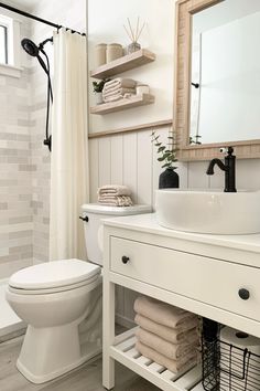 Bathroom remodel ideas Big Bathroom Ideas, Farmhouse Bathroom Accessories, Small Bathroom Wallpaper, Bathroom Ideas Luxury, Shiplap Bathroom, Ikea Bathroom, Big Bathroom, Small Bathroom Vanities, Bathroom Remodel Ideas