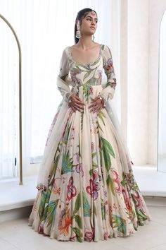 Bollywood Fashion Suits, Floral Anarkali Dresses, Ivory Anarkali, Marriage Dresses, Event Fits, Salwar Design, Outfit Traditional, Floral Anarkali